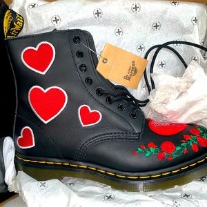 Doc Martens 1460 Pascal Hearts